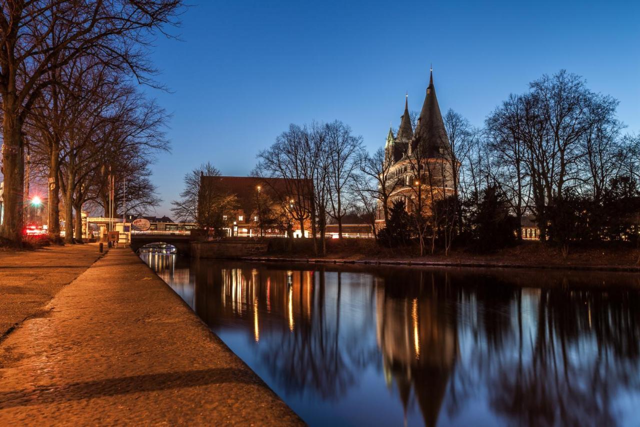 Hotel Die Reederin Lubeck Bagian luar foto