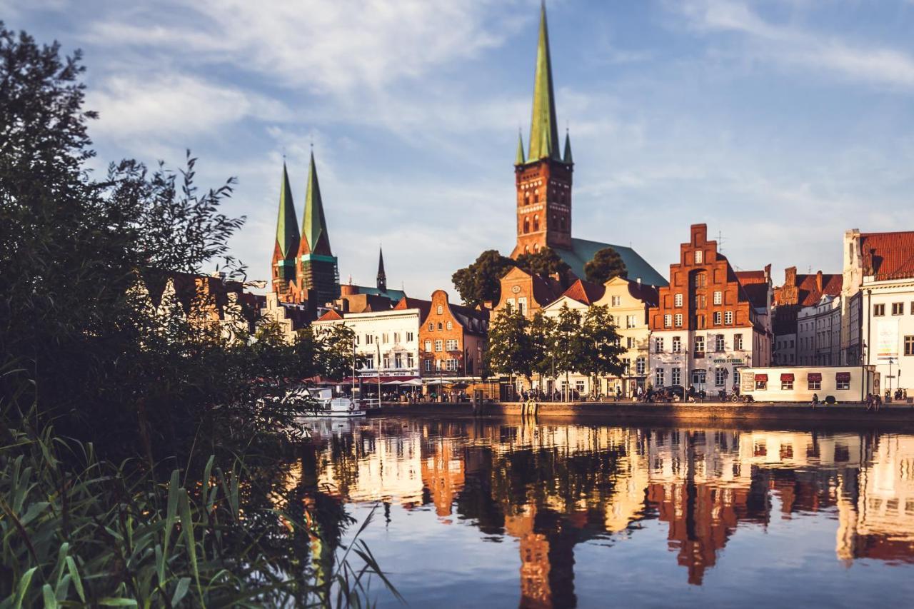 Hotel Die Reederin Lubeck Bagian luar foto