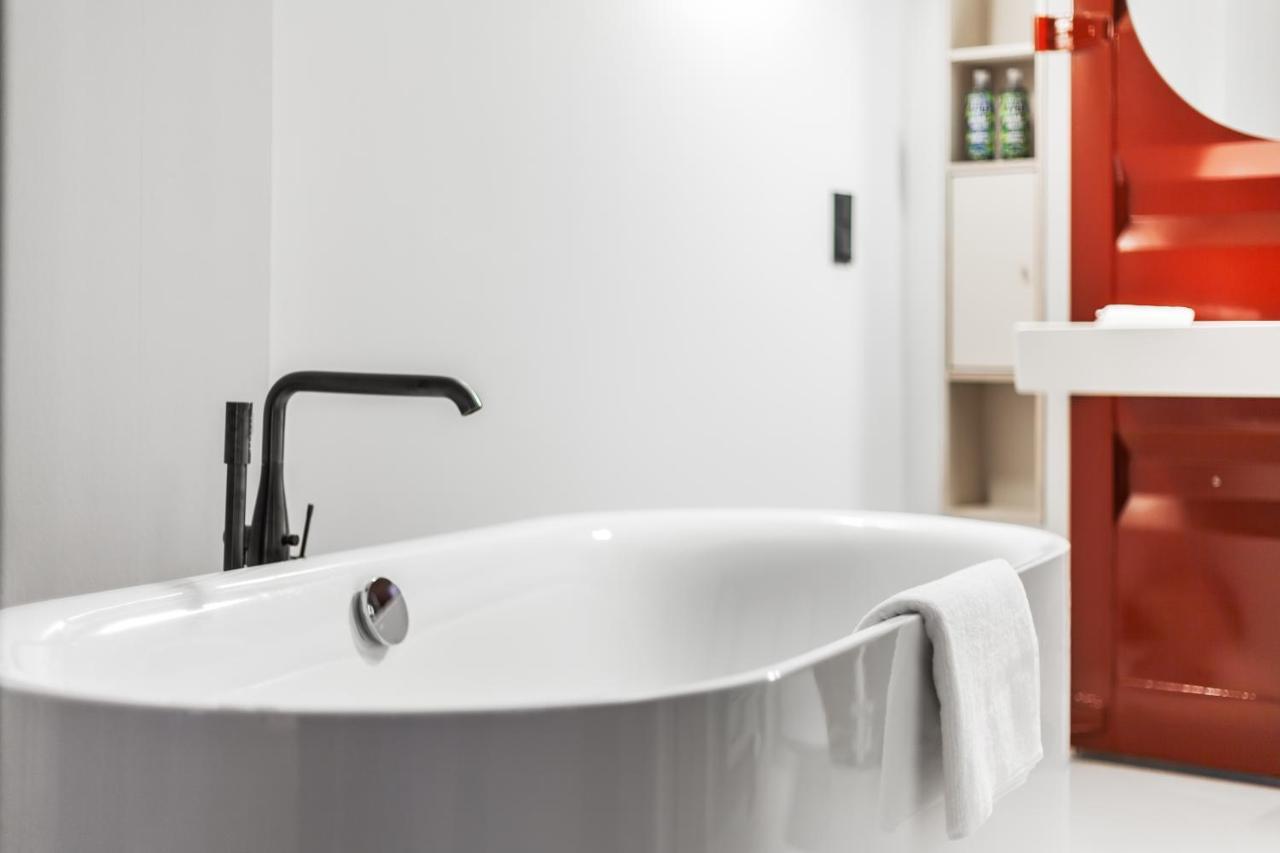 Hotel Die Reederin Lubeck Bagian luar foto